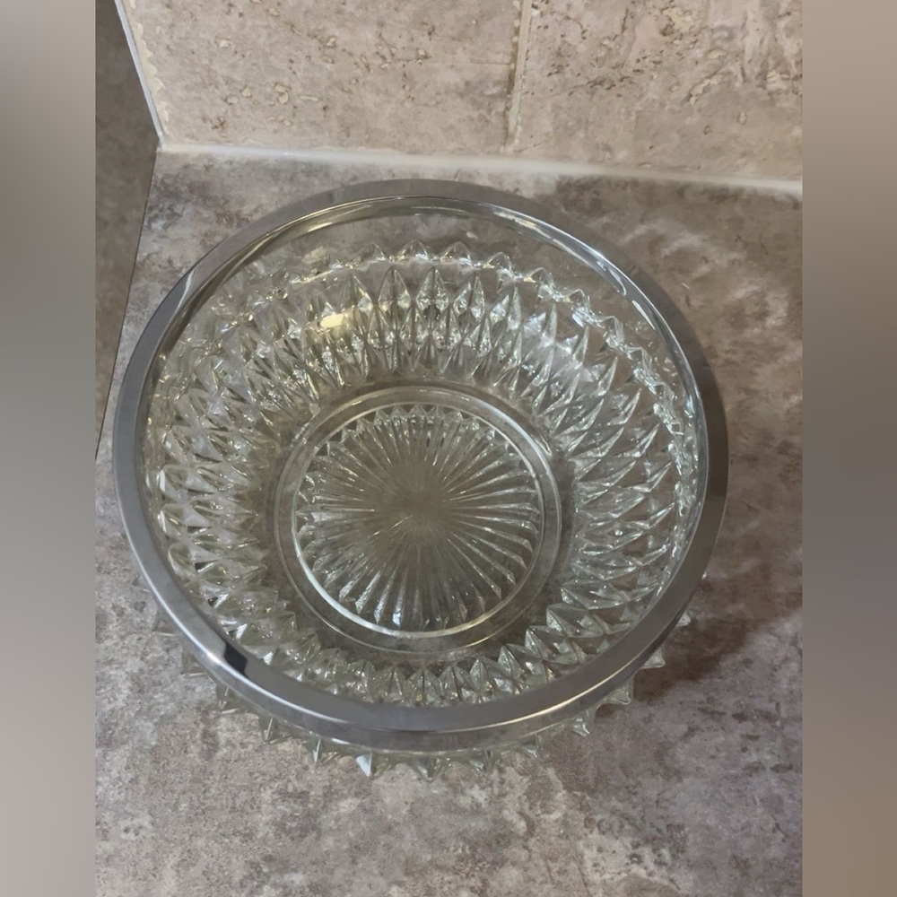 ✨RARE✨ MAYELL England Clear Cut Studded Glass Bowl w/ Stainless Steel Rim - Picture 3 of 3